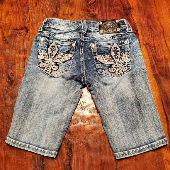 Miss Me Bermuda Shorts - Picture 4 of 5